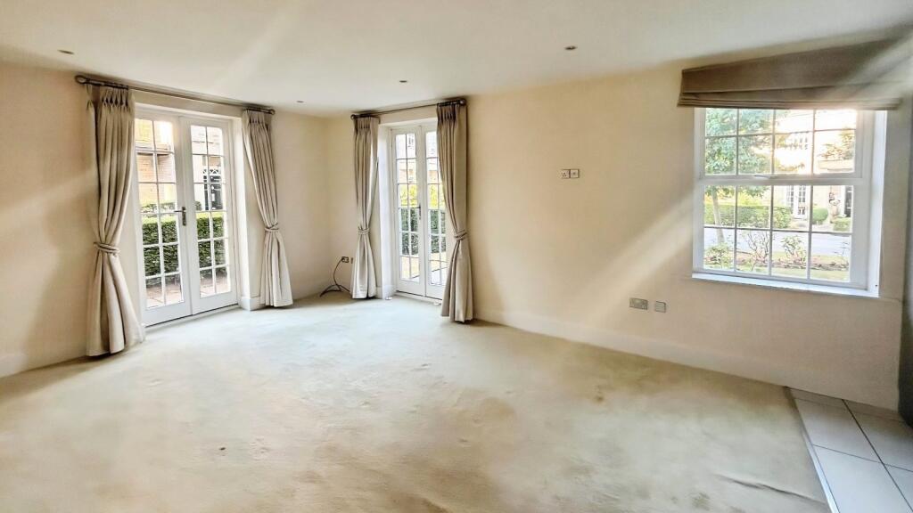 Apartment in Trafford, Greater Manchester - View 4