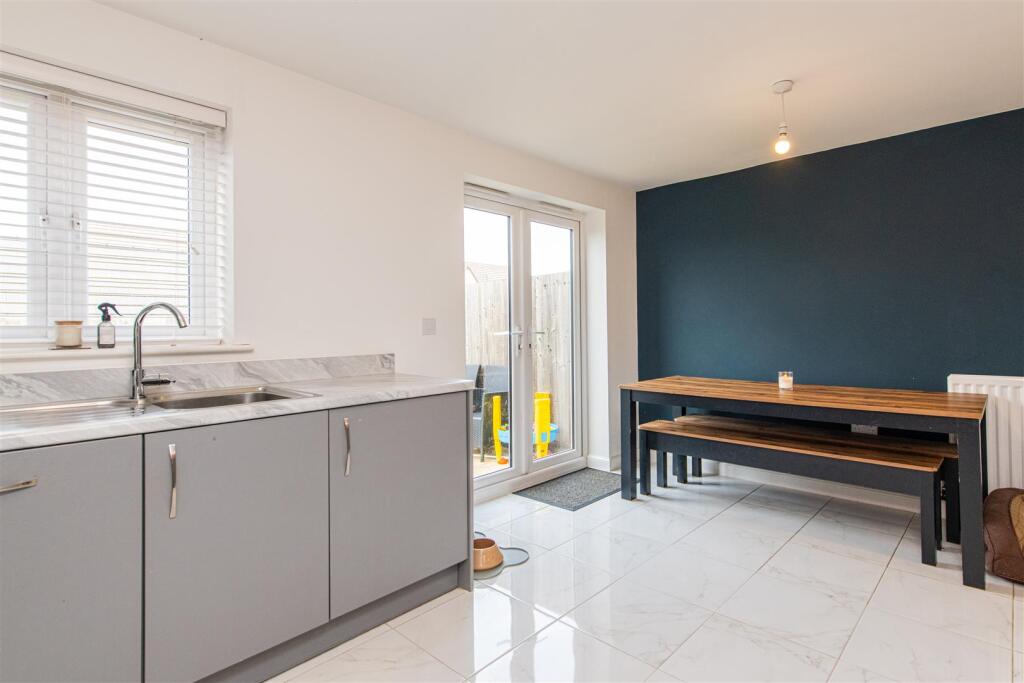 House in Northampton, Wellingborough - View 5