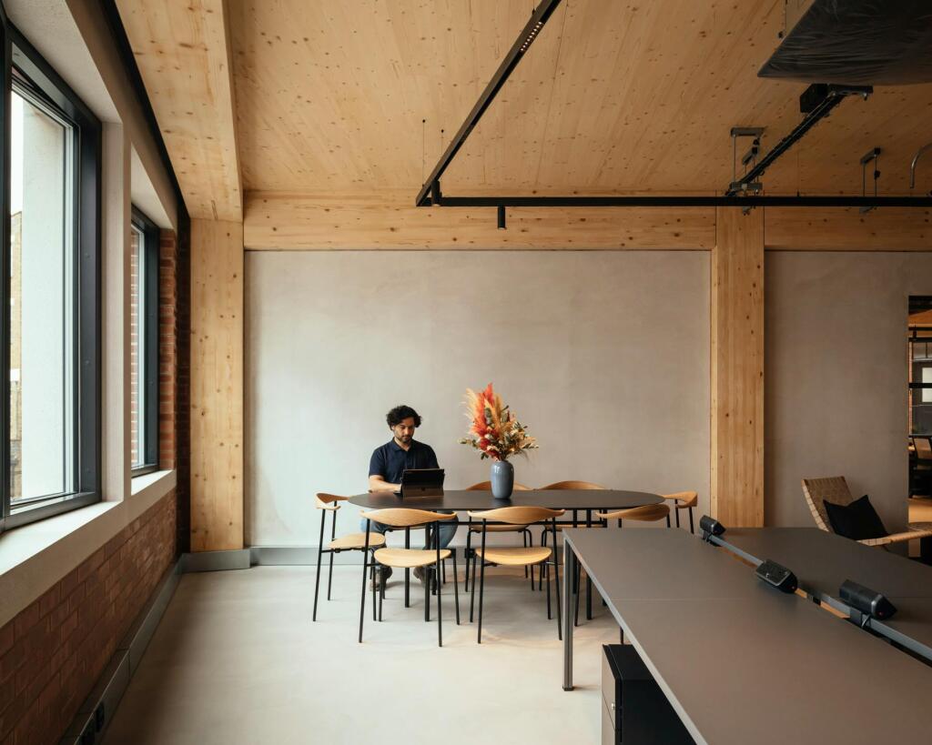 Studios office 12.jpg