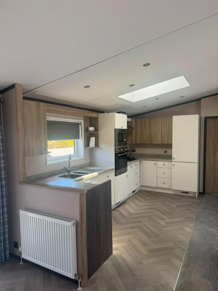 House in Staxton, Willerby - View 5