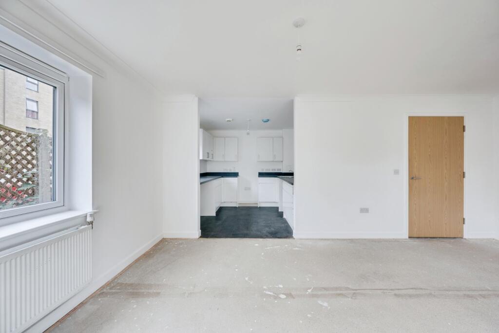 Apartment in Sutton - More