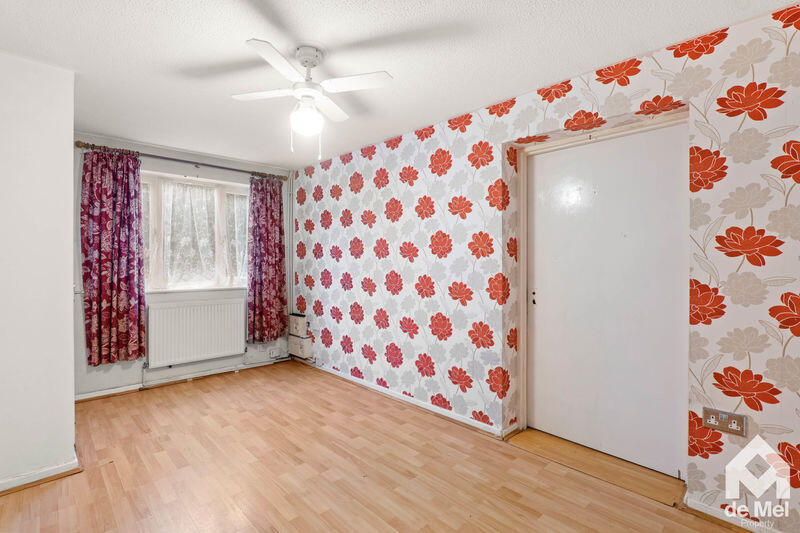 Isbourne Road, Cheltenham, Gloucestershire, GL52 photo 4