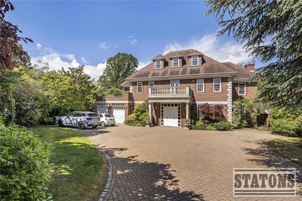 Main image of property: Broad Walk, London, N21