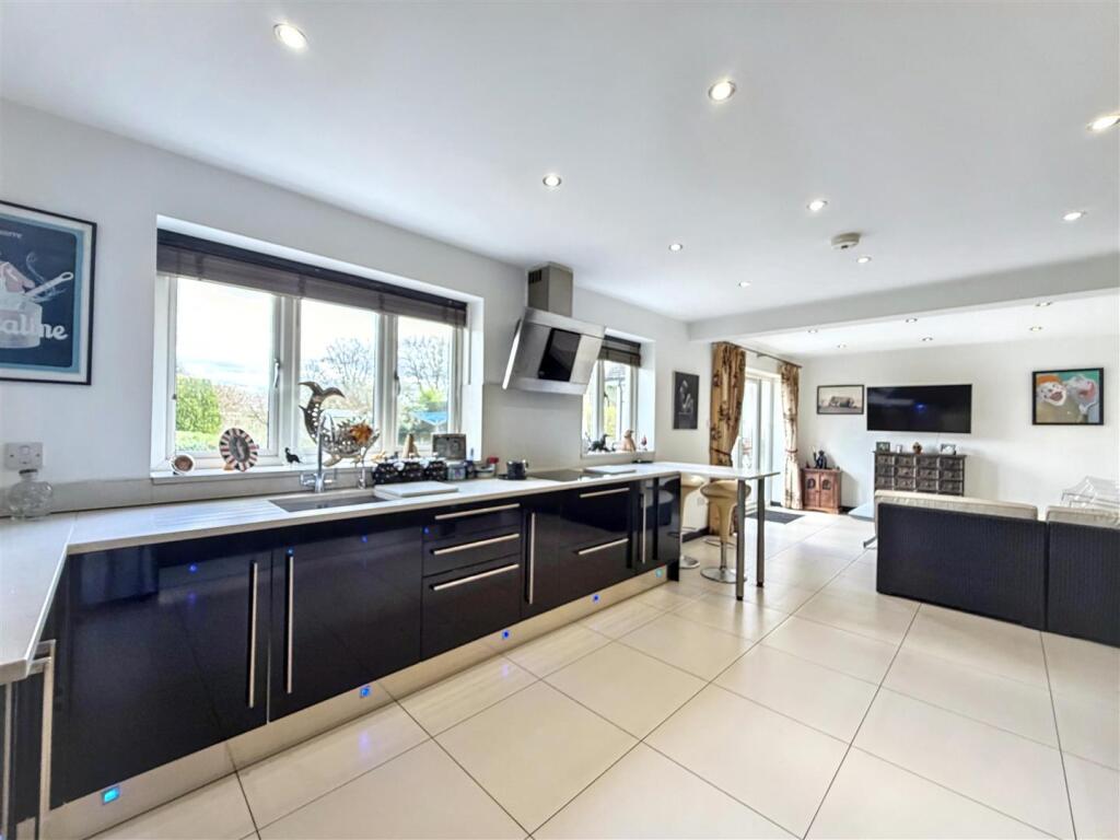 Grange Avenue, Rotherfield Peppard, Henley-on-thames photo 4