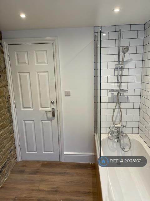 House in Swindon - View 4