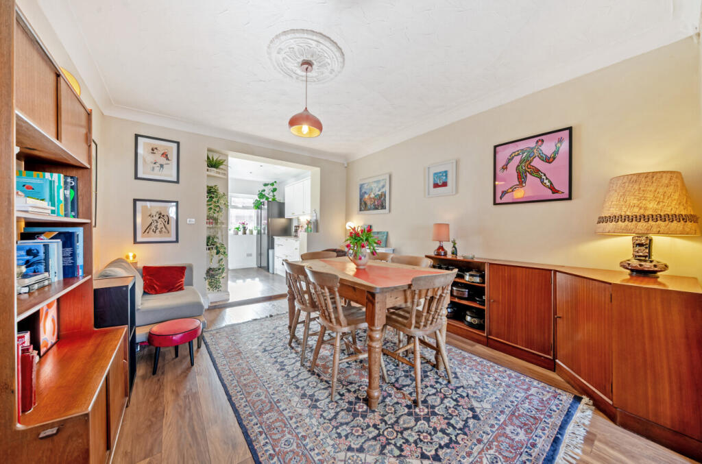 House in Leeds, West Yorkshire - View 4