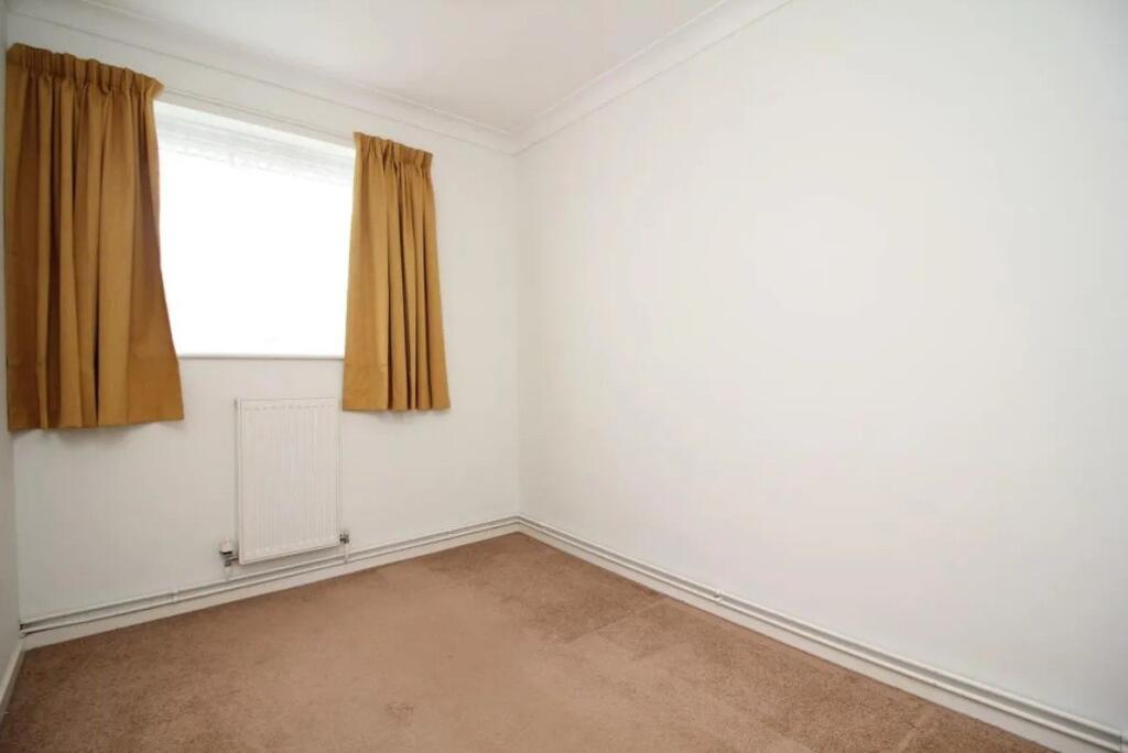 Princess Margaret Avenue, Margate, Kent, CT9 photo 4
