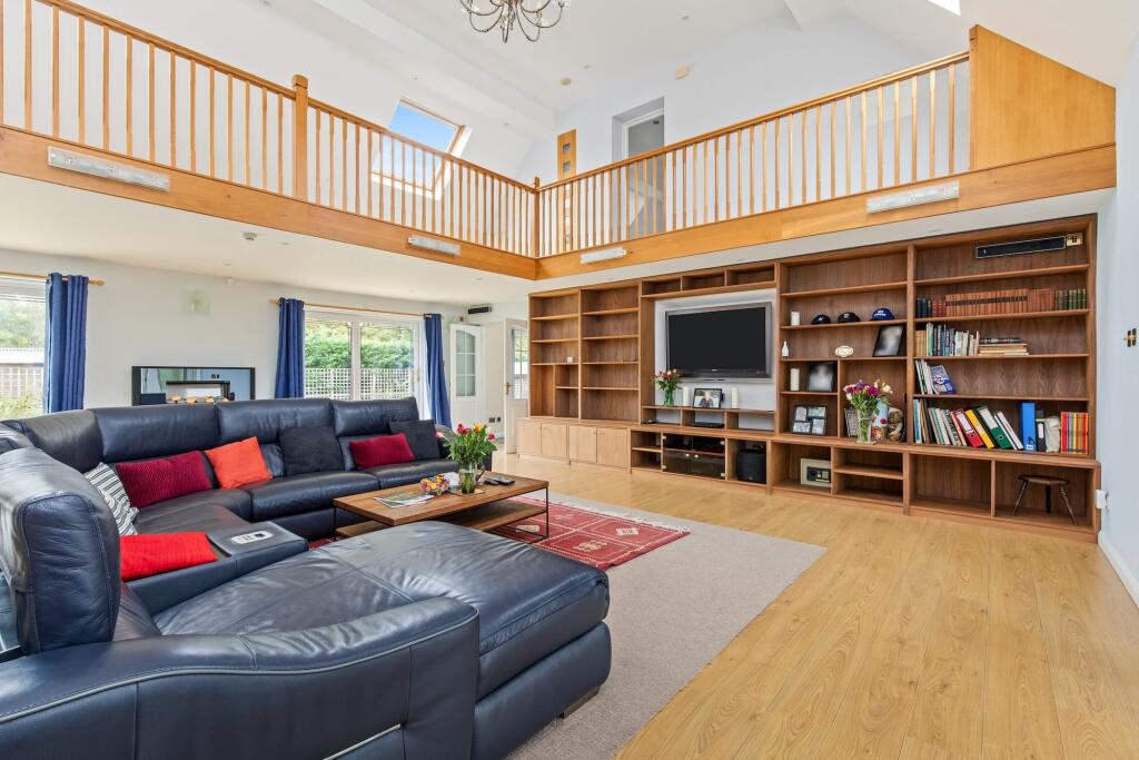 Five Oaks Road, Slinfold, RH13 photo 3