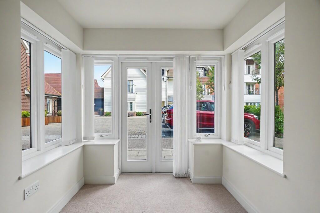 The Grange, Ledian Gardens,  Kings Square,  Maidstone, Kent, ME17 photo 4