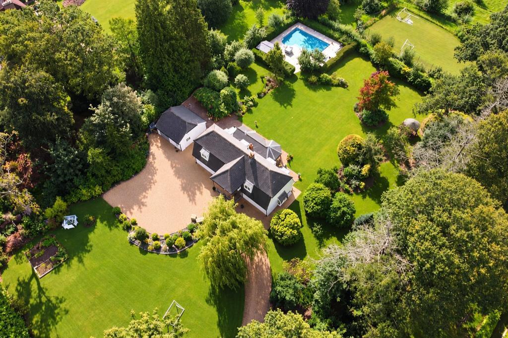 House in Tunbridge Wells, Hawkhurst - View 2