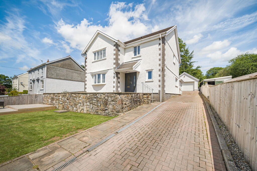 Main image of property: Heol Maes Pica, Lower Cwmtwrch, Swansea, SA9 2PP