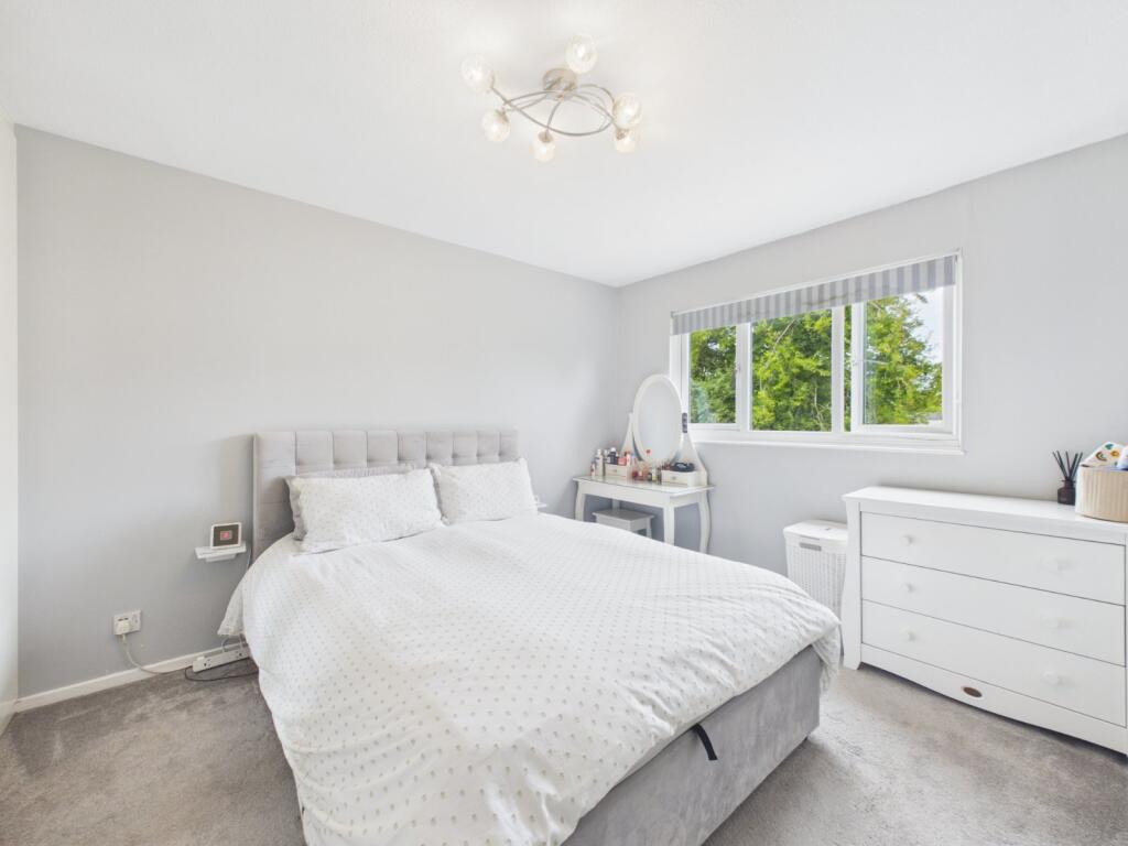 House in Slough, Cippenham - View 5