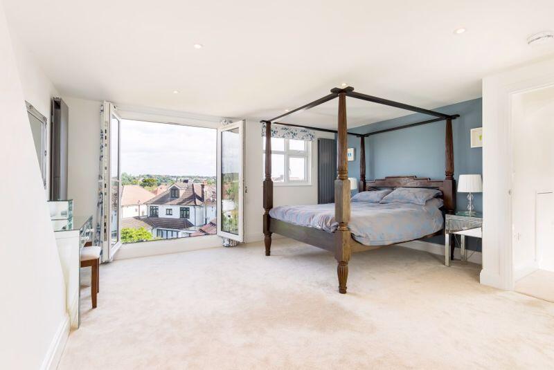 Parrys Lane | Stoke Bishop photo 2