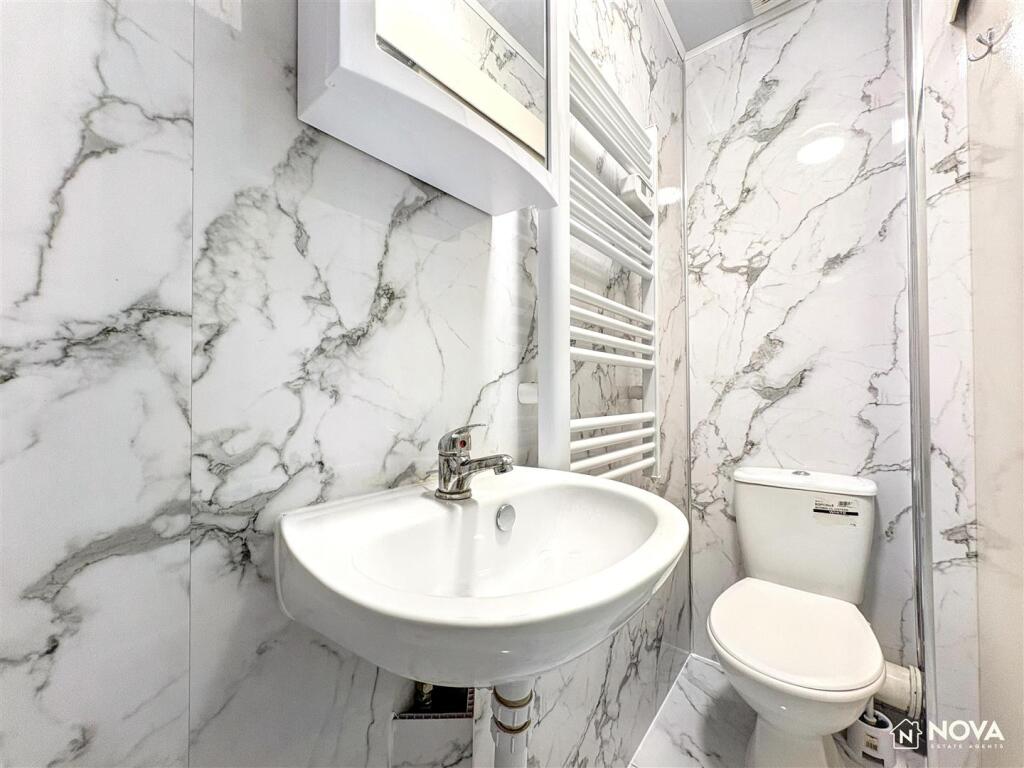 Apartment in Luton - More