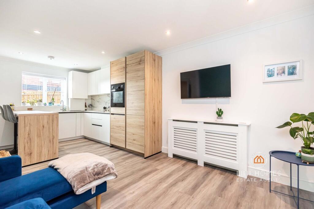 Main image of property: Richmond Road, Poole, BH14