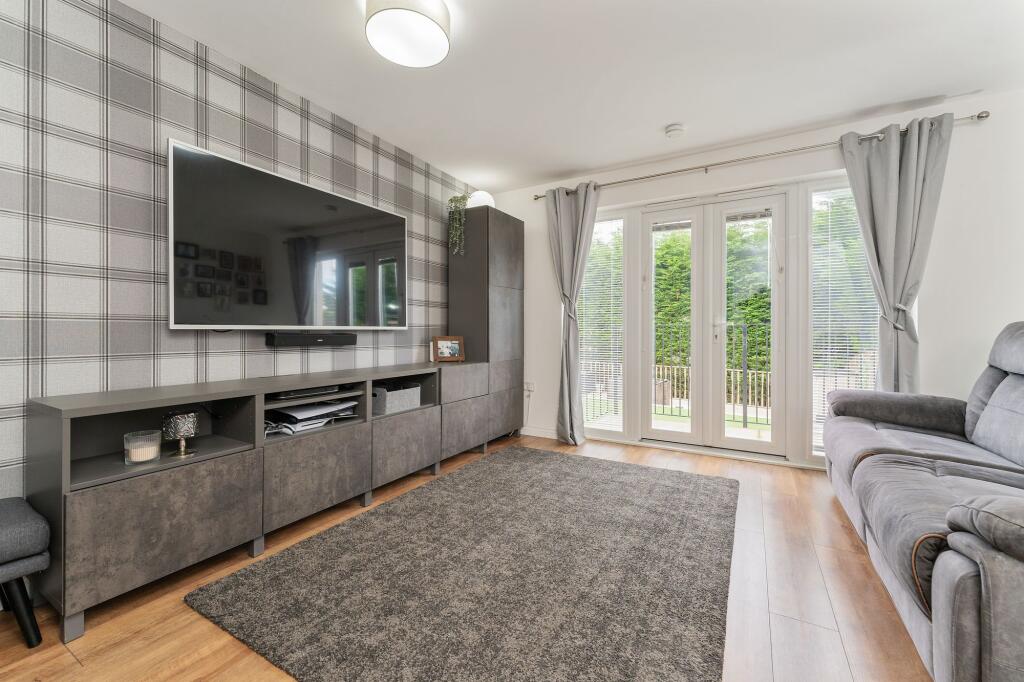 House in Airdrie, Clarkston - View 3