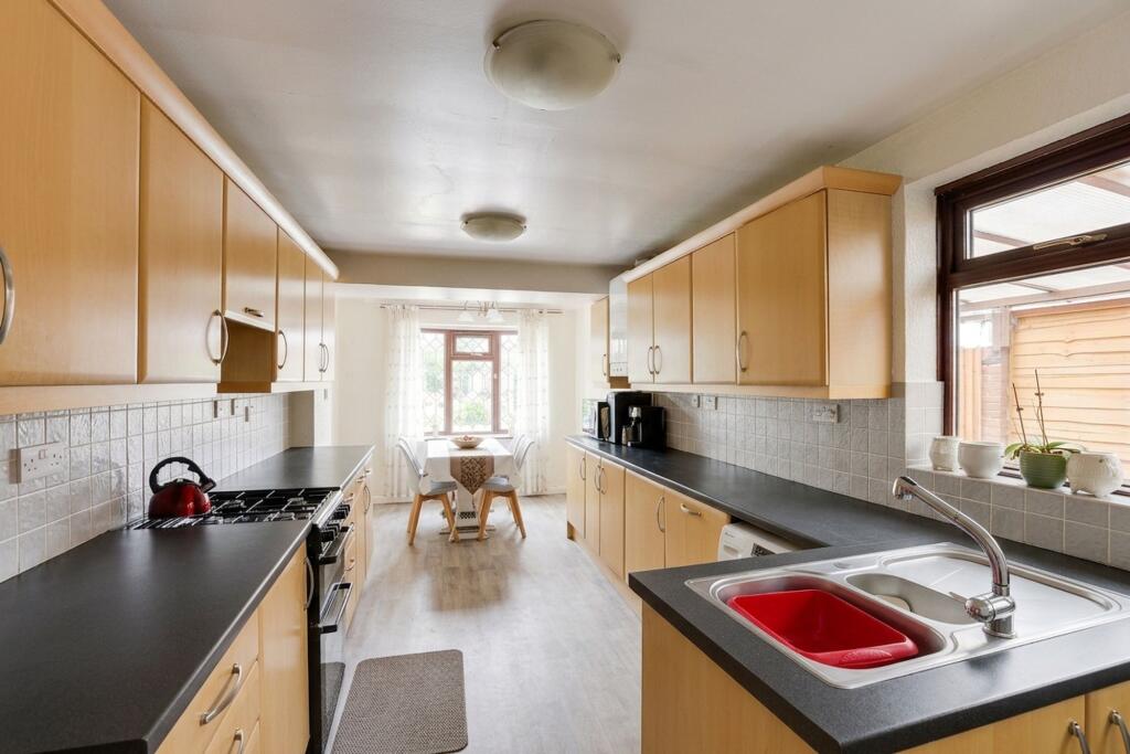 House in Nottingham, Rise Park - View 3
