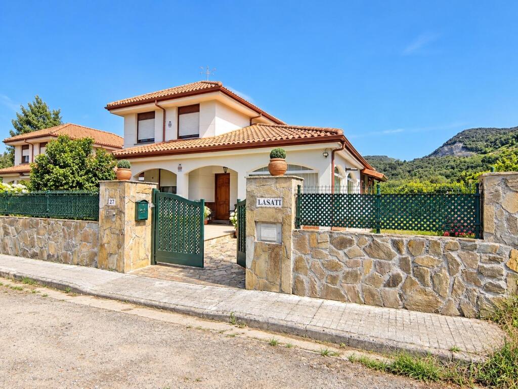 Main image of property: Cantabria