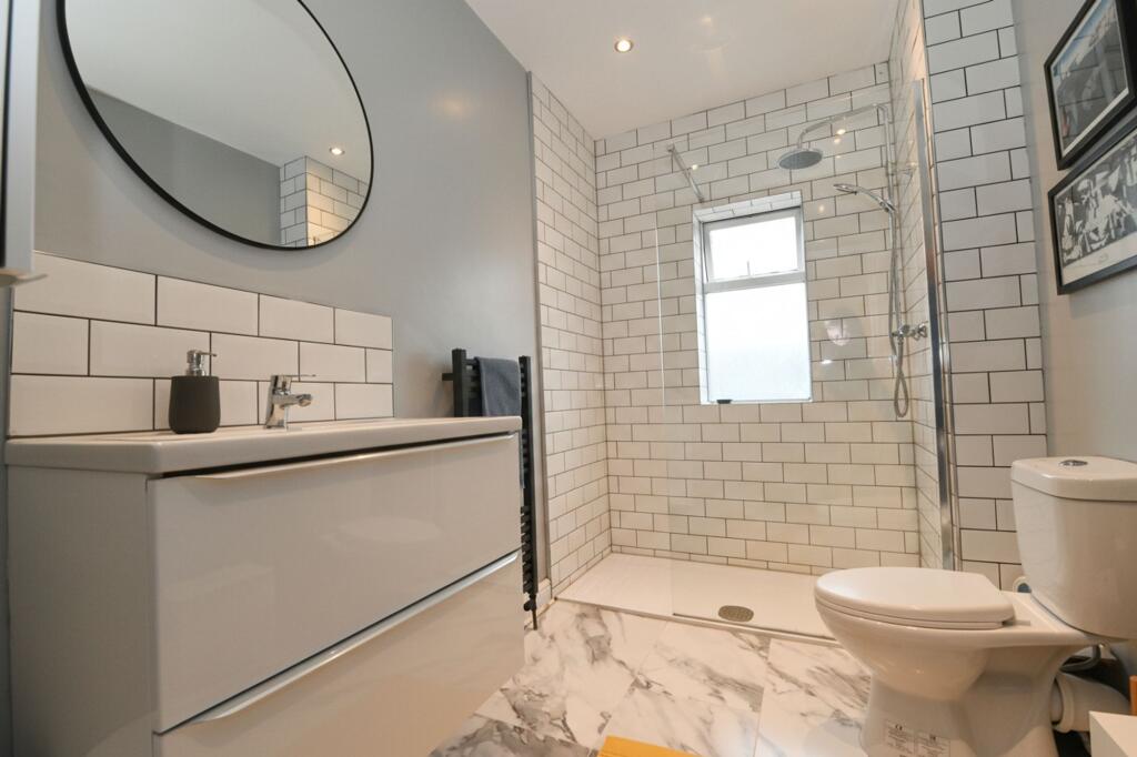 House in Salford, Greater Manchester - View 5