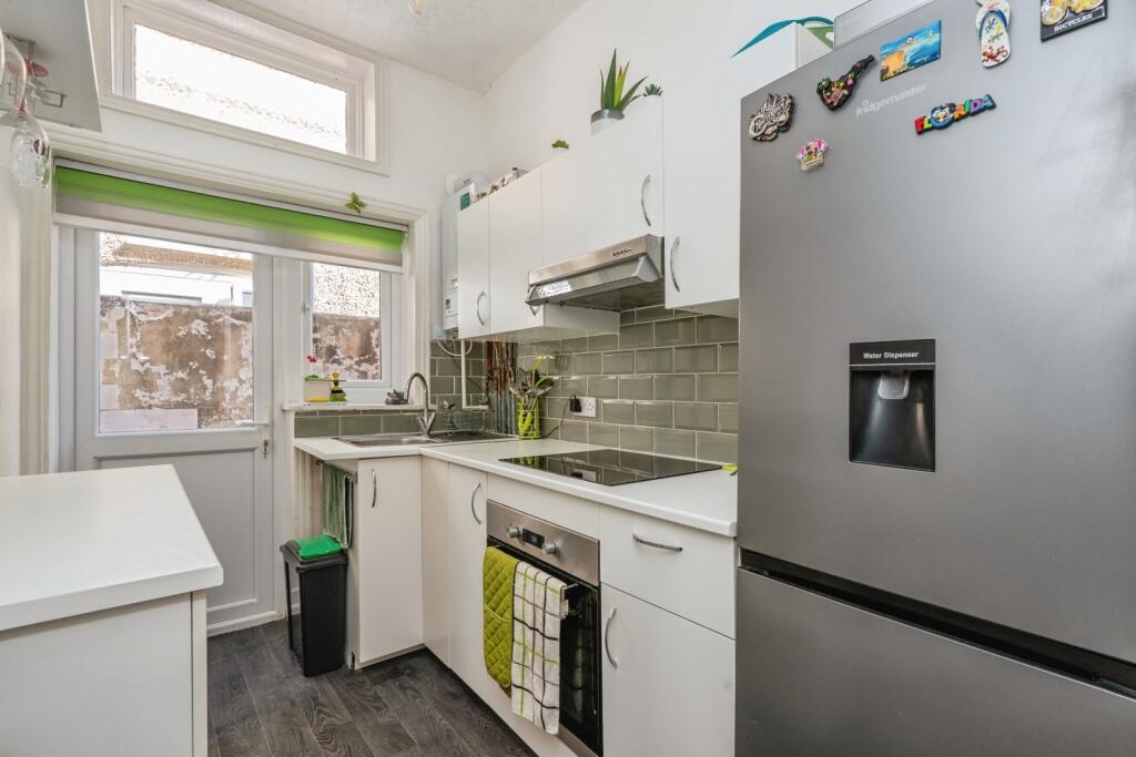 Apartment in Portsmouth - View 3