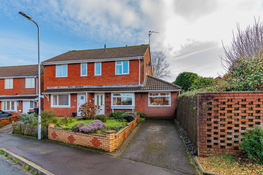 Main image of property: Cwm-Dylan Close, Bassaleg, Newport