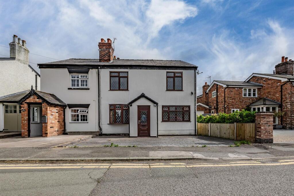 Main image of property: 98 Hartford Road, Davenham, Cheshire, CW9 8JP