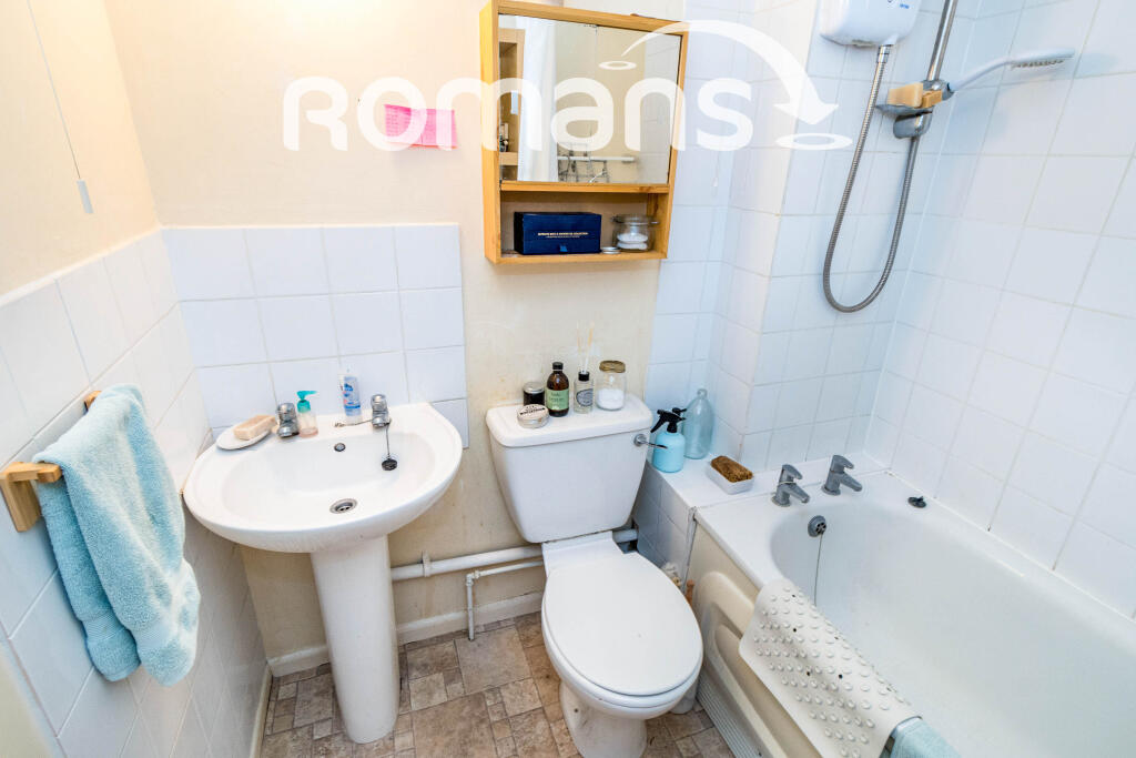 Apartment in Winchester, Hampshire - More
