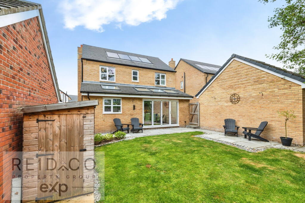 House in Preston - View 2