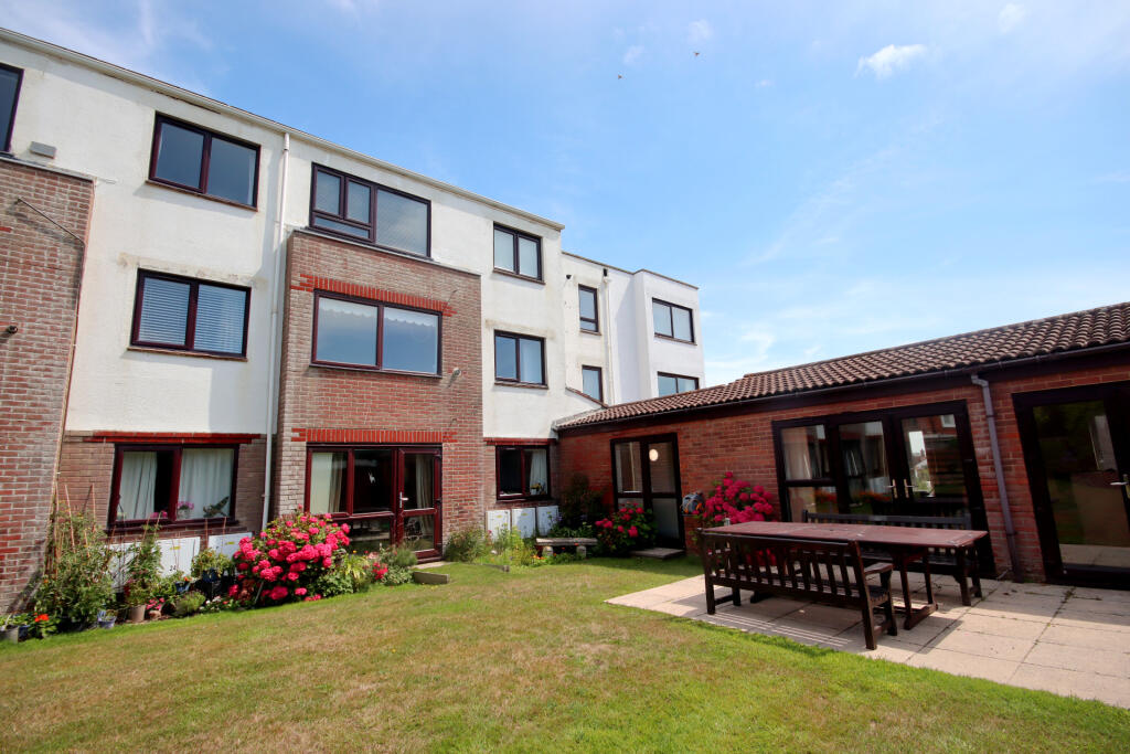 Apartment in New Forest, Milford-on-Sea - View 3