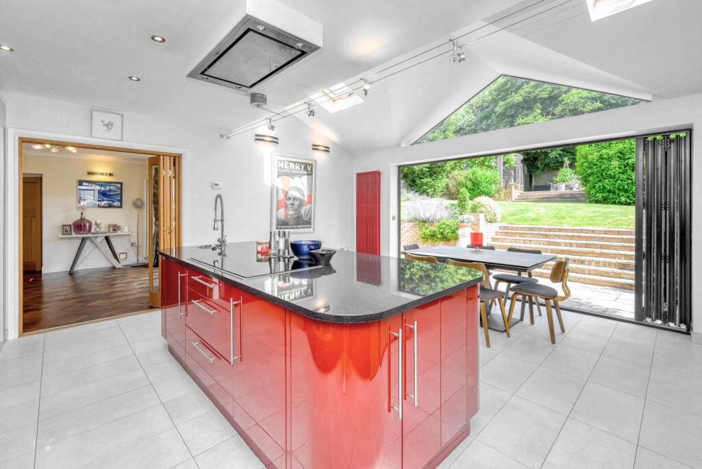 Clifton Park Road, Caversham Heights, Reading - More