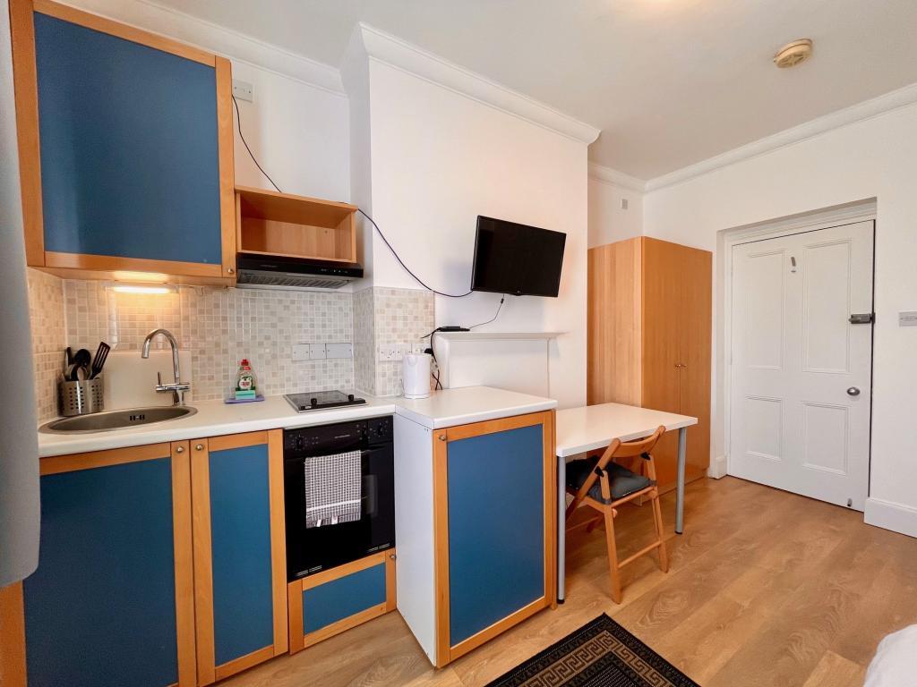 Studio flat for rent