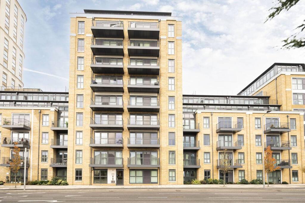 2-bed flat on The Royal Exchange, Kingston, KINGSTON UPON THAMES, KT1, £725,000