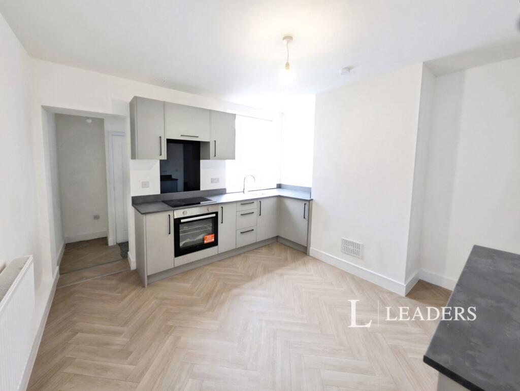 House in Mansfield, Nottinghamshire - View 2