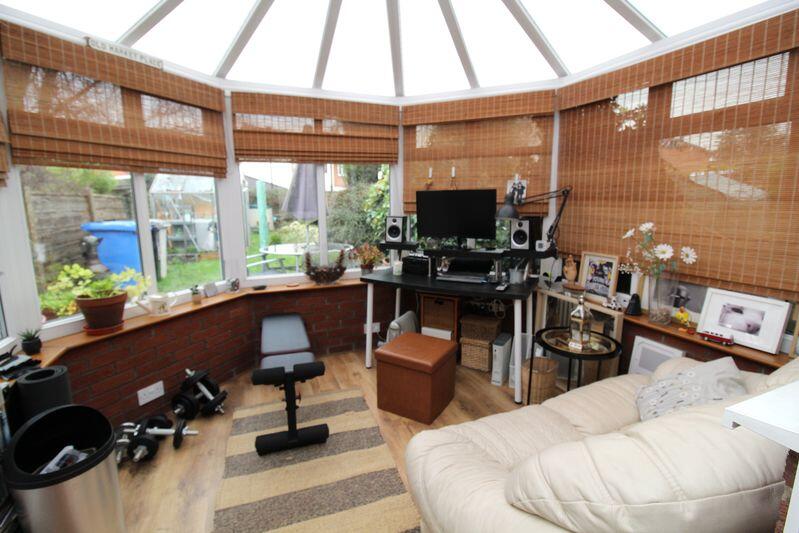 Tern Close, Broadheath - Fler
