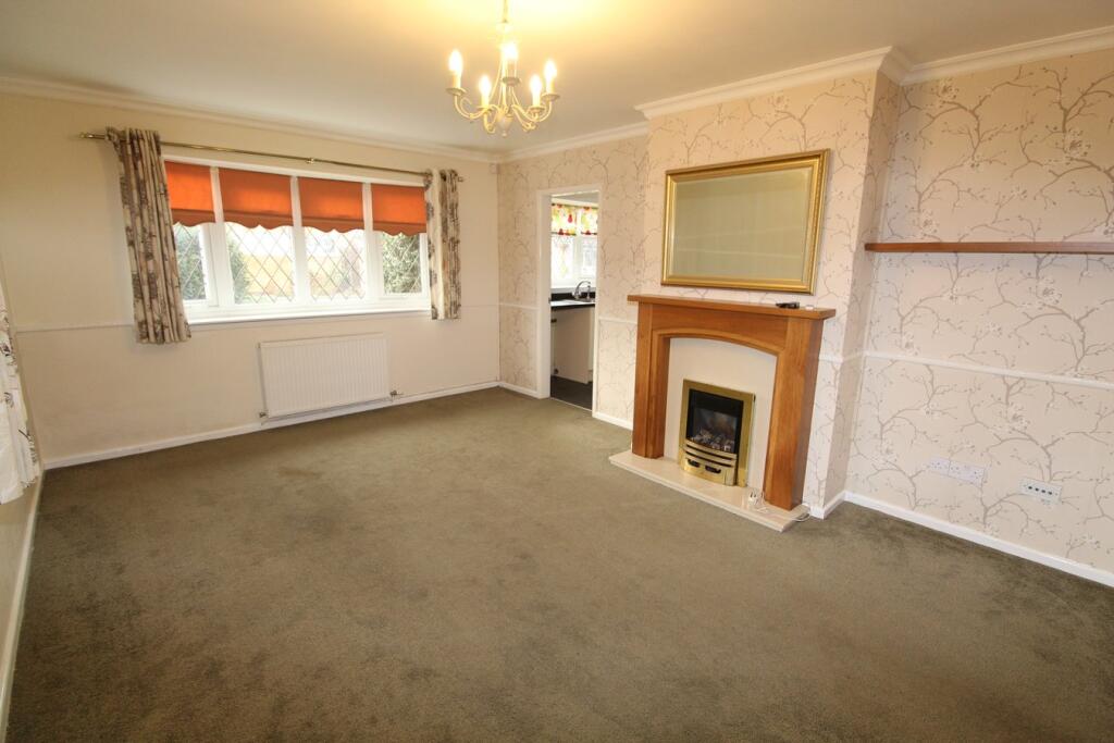 Yew Tree Close, Lutterworth, LE17 photo 2