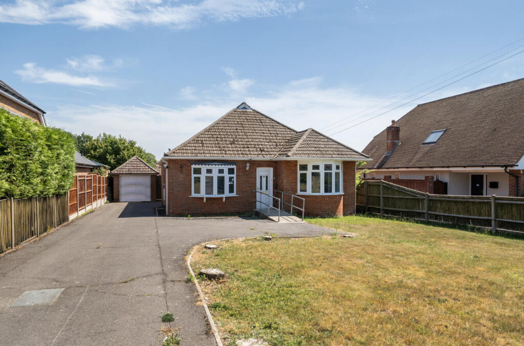 Main image of property: Holly Hill Lane, Sarisbury Green, Southampton, Hampshire, SO31