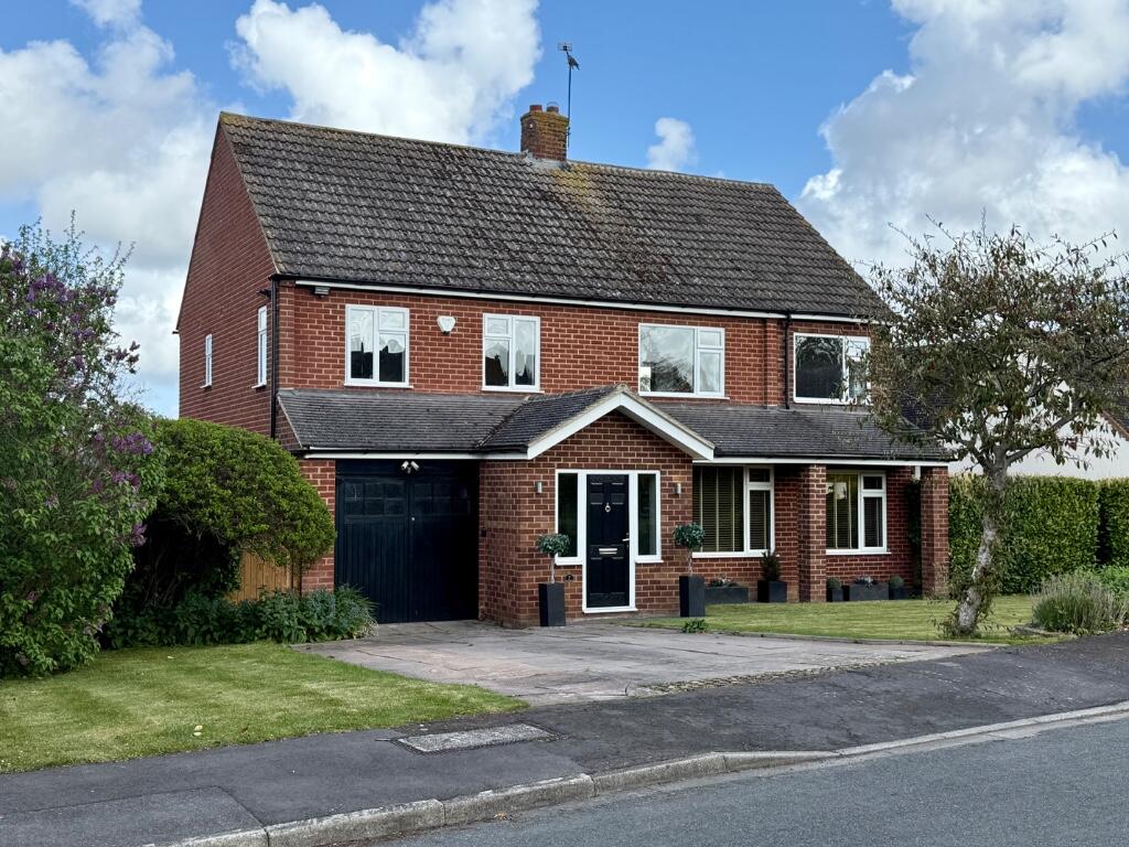 Main image of property: Avonfields Close, Alveston, Stratford-Upon-Avon, Warwickshire, CV37