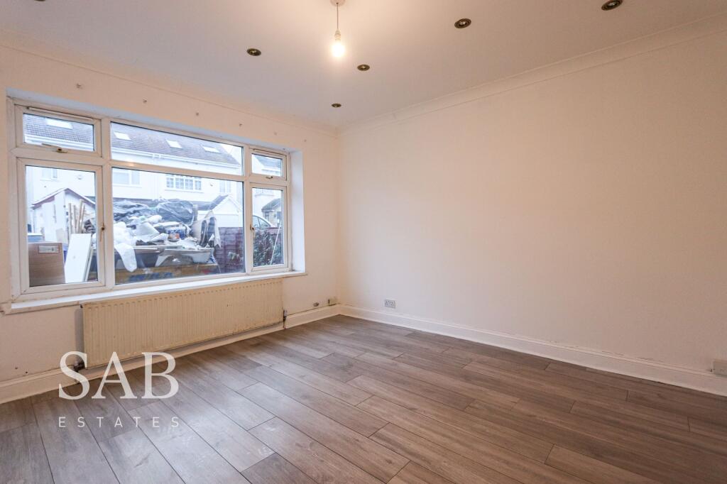 Main image of property: Gledwood Avenue, Hayes, UB4