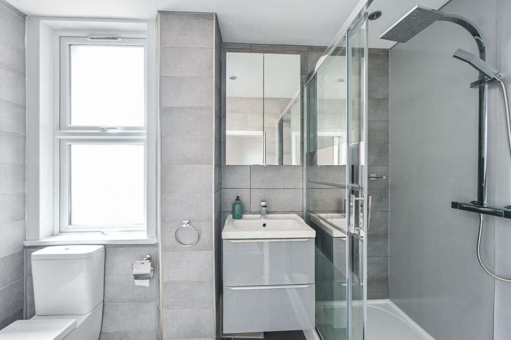 Apartment in London - More