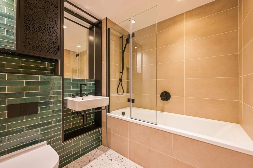 Heron Wharf, Poplar, London, E14 - View 5