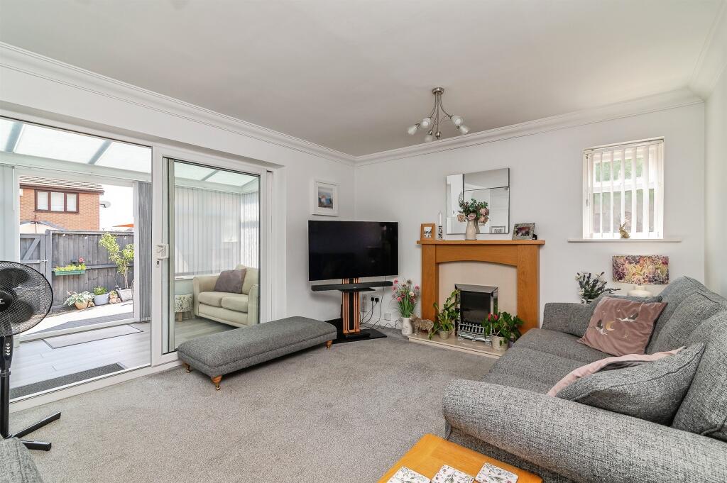 House in Nottingham, Gedling - View 2