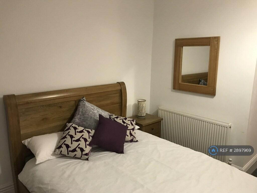 1 bedroom house share for rent