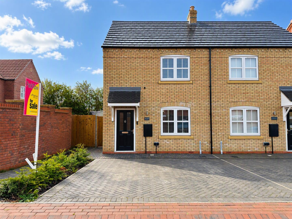 2-bed semi-detached on Covert Croft, Goole, £190,000