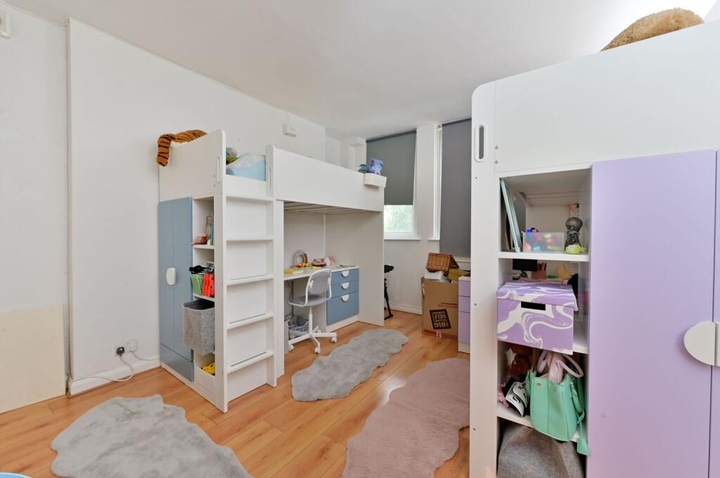 Apartment in London - View 5