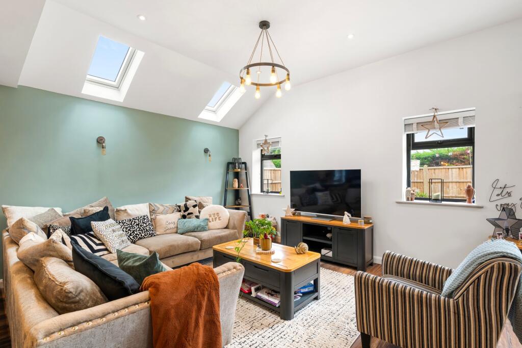 House in Lincoln - View 5