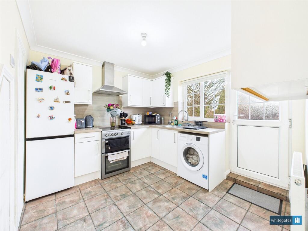 Naseby Close, Hatfield, Doncaster, South Yorkshire, DN7 photo 3