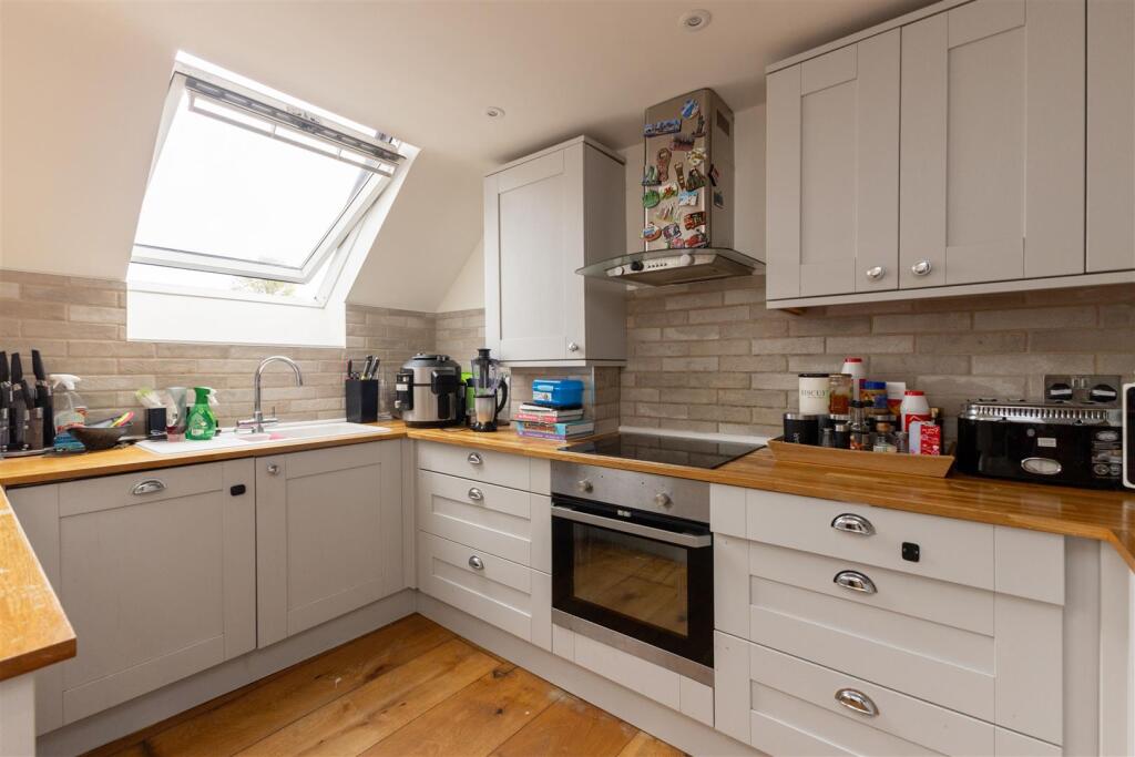 Apartment in St Leonards-on-Sea, Silverhill - View 2