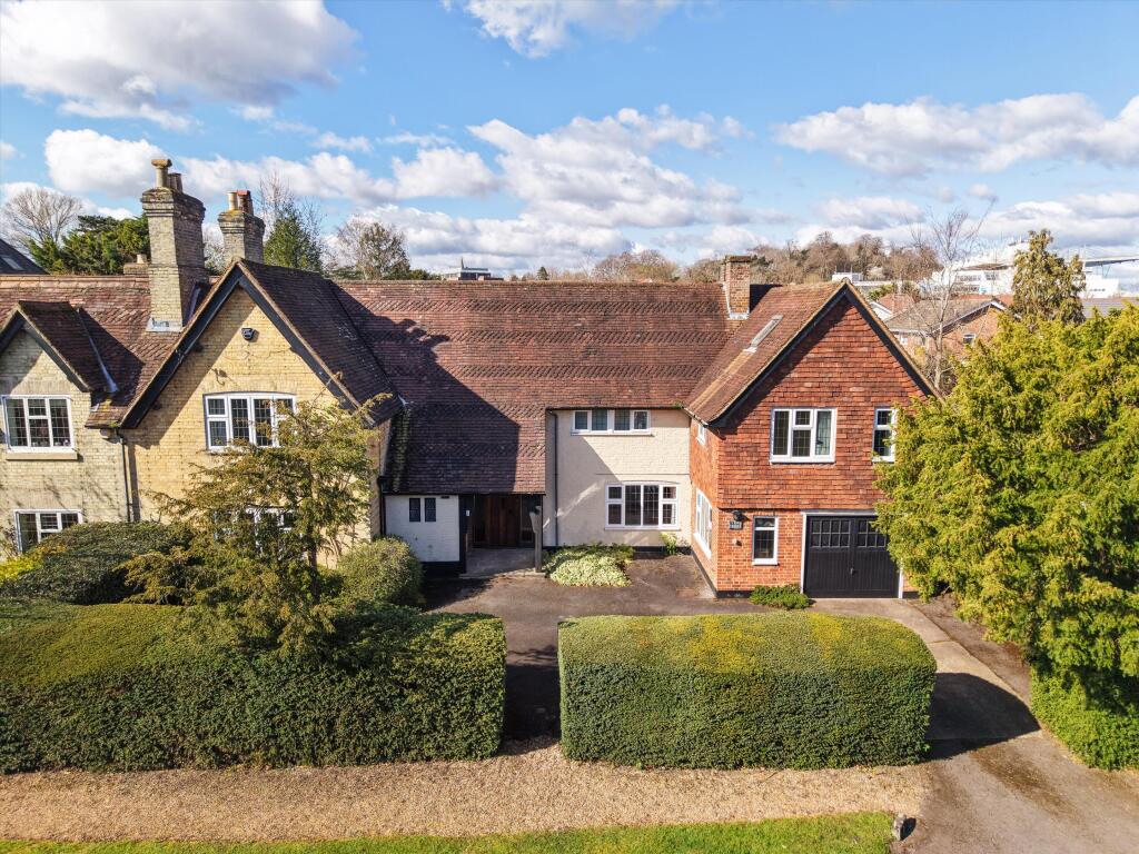 Main image of property: New Road, Esher, Surrey KT10
