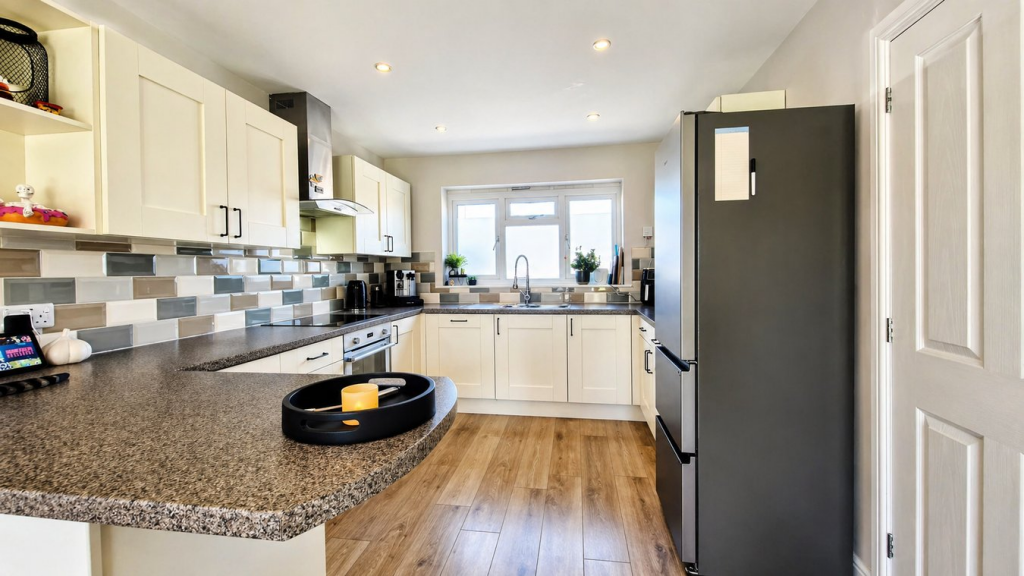 The Brambles, EASTON ON THE HILL, PE9 photo 4