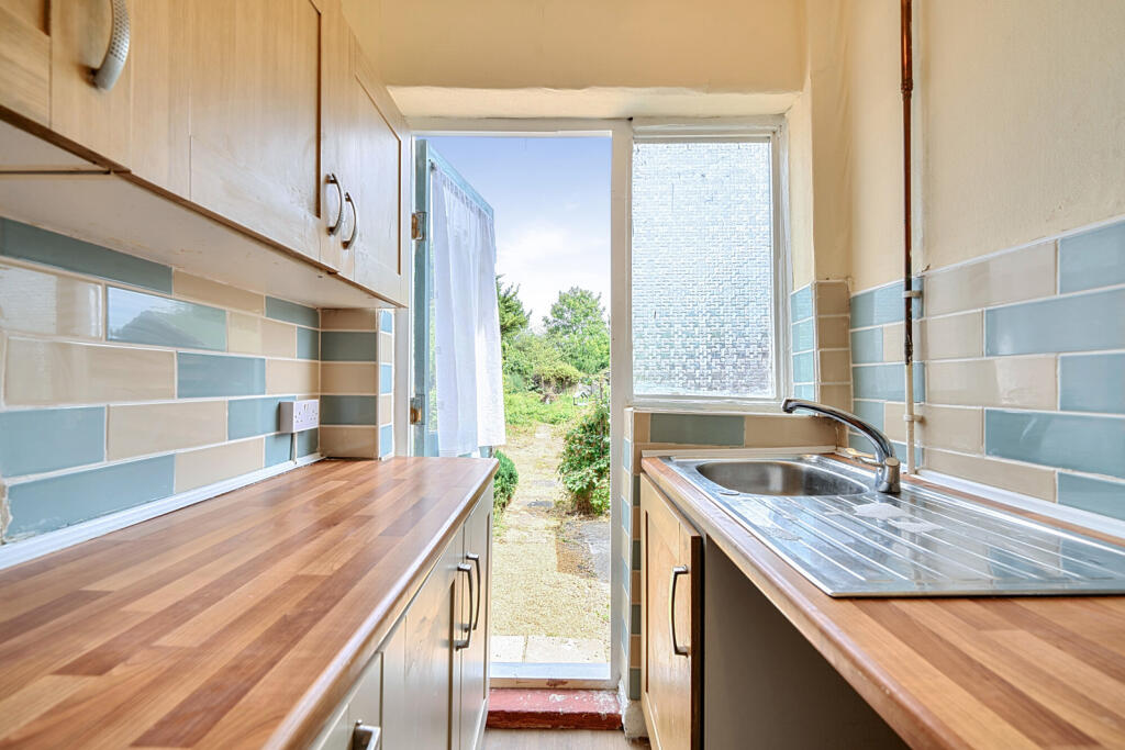 House in Strood, Salters Cross - More